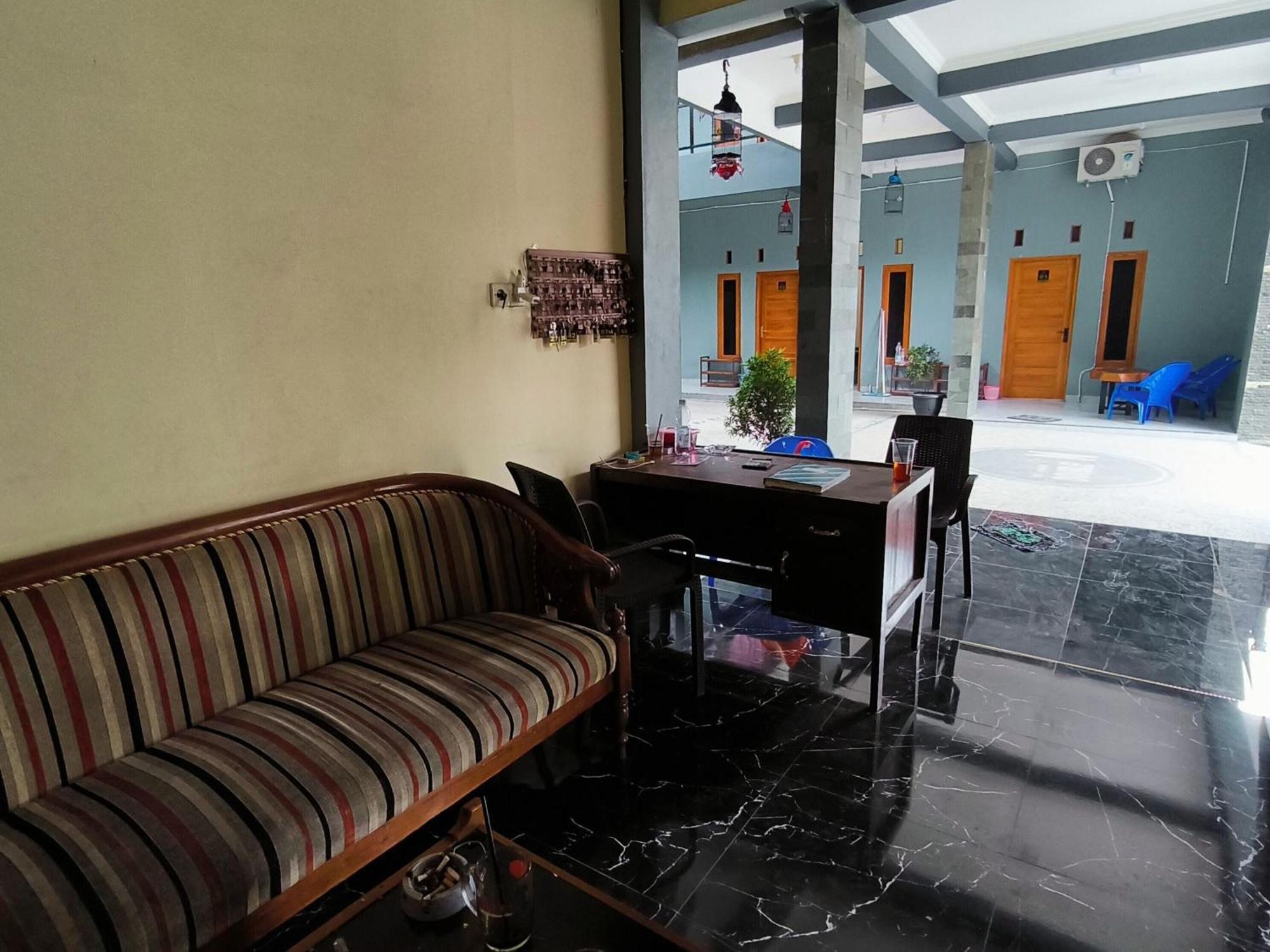 Nn Guesthouse Solo Extérieur photo